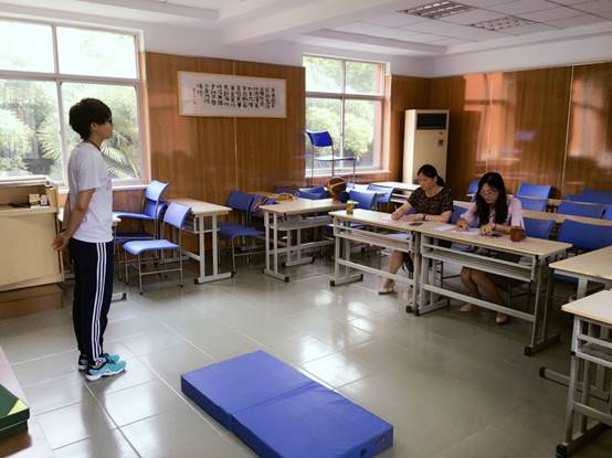 南京市栖霞区举办体育青年教师基本功 模拟上课 比赛